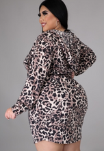 Load image into Gallery viewer, Plus size Leopard Lady
